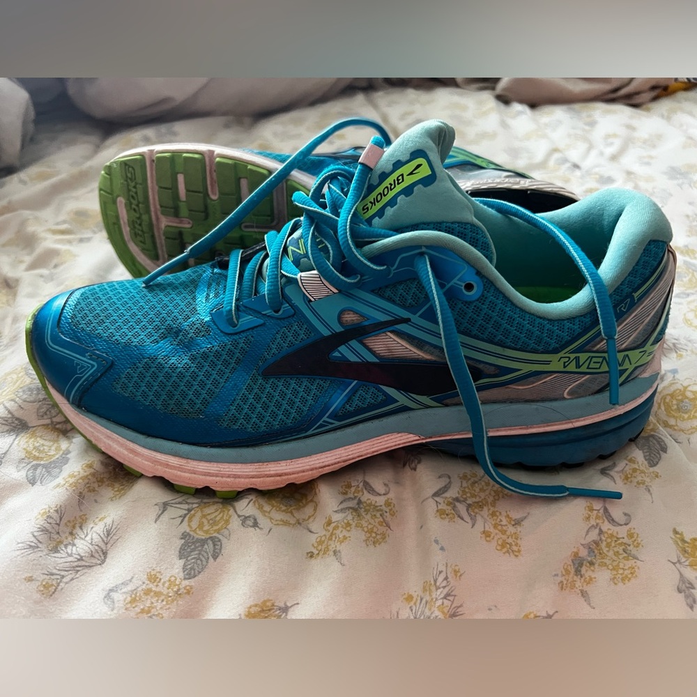 Brooks Women's Teal and Black Athletic Shoes